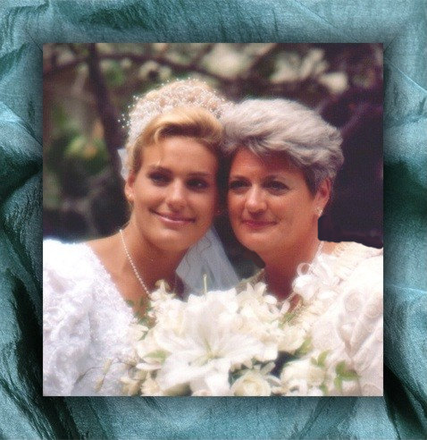 Tracy&CamWeddingJG11T.jpg (71585 bytes)